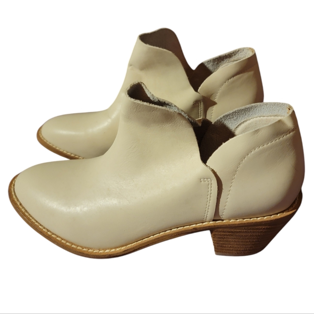 KELSI DAGGER C385YY Bone Fashion Pull-On Ankle Boots